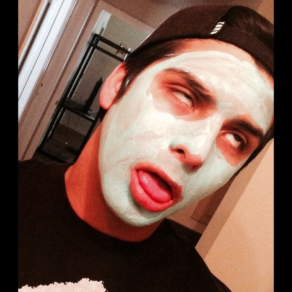 Profile Picture of Adam Caballero (@aacaballero6) on Poshmark