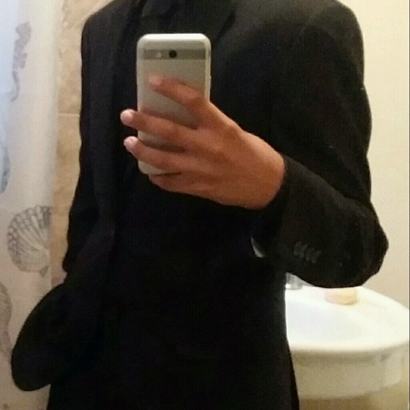 Profile Picture of Carlos Linares (@rcarlosl) on Poshmark