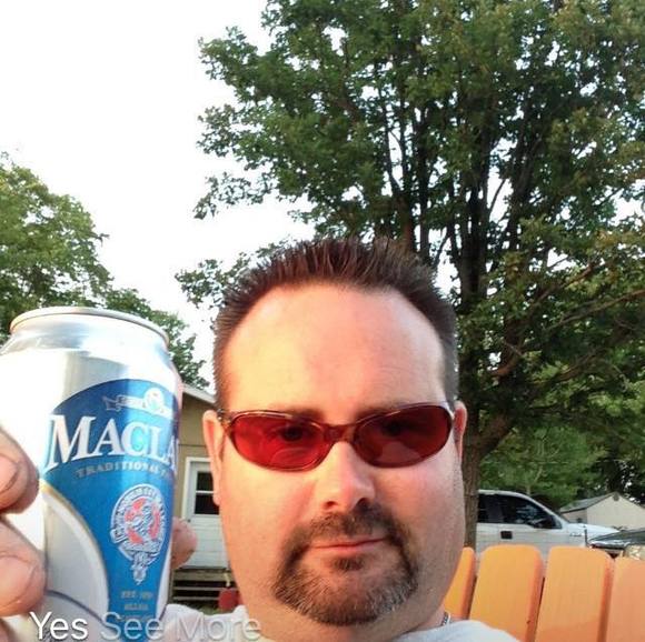 Profile Picture of Tom Cully (@tecully) on Poshmark