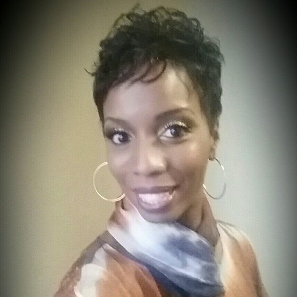 Profile Picture of Temeka Smith (@temekasmith) on Poshmark