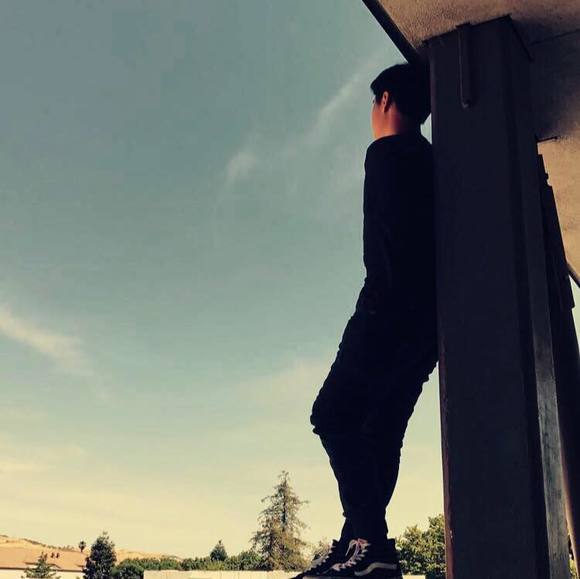 Profile Picture of Bryan Quach (@brxxan) on Poshmark