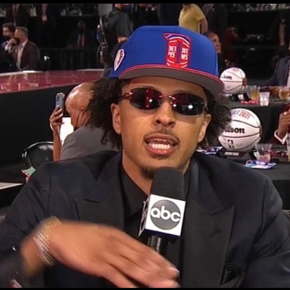 Profile Picture of Isaac Soto (@isoto13) on Poshmark