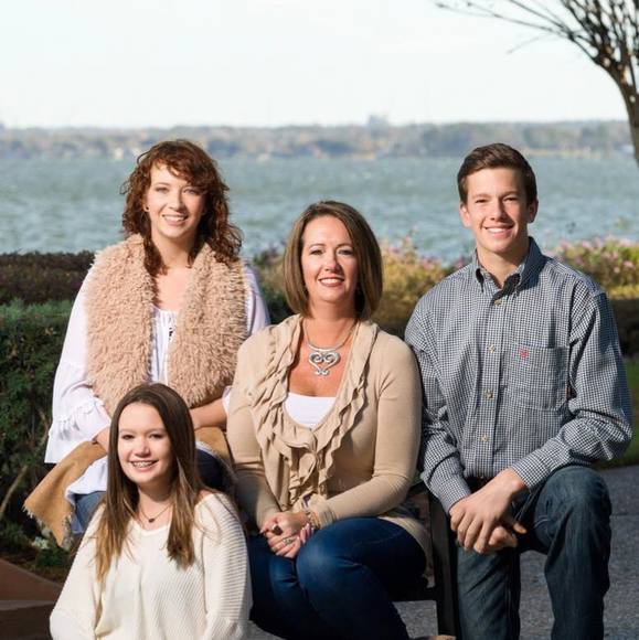 Profile Picture of Cathleen Crowhurst (@ccrowhurst) on Poshmark