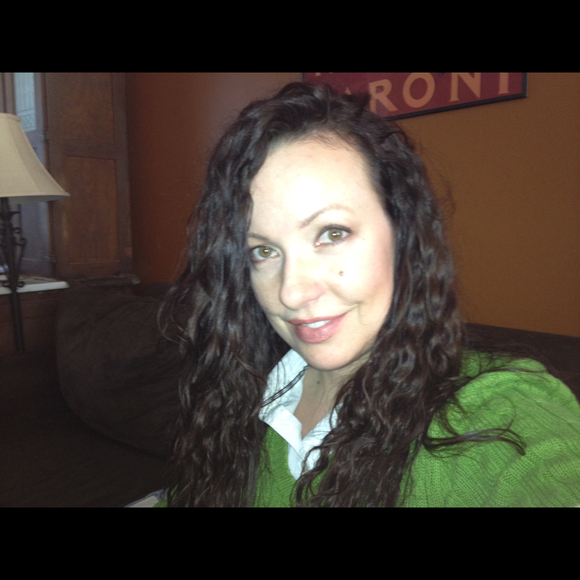 Profile Picture of Kim Manning (@kiman) on Poshmark
