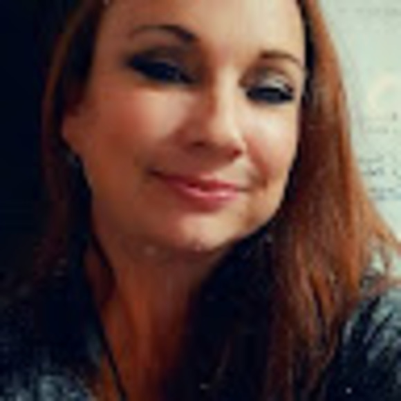 Rebecca Nelon - Poshmark Profile Picture of Rebecca Nelon (@rnelon1970) on Poshmark