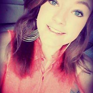 Profile Picture of Mathilde Steven (@AllaireA2) on Twitter