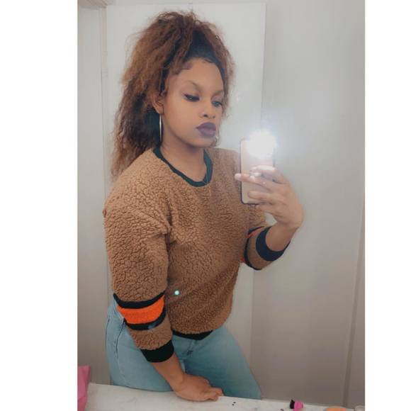 Profile Picture of Shanice Lee (@slee3236) on Poshmark