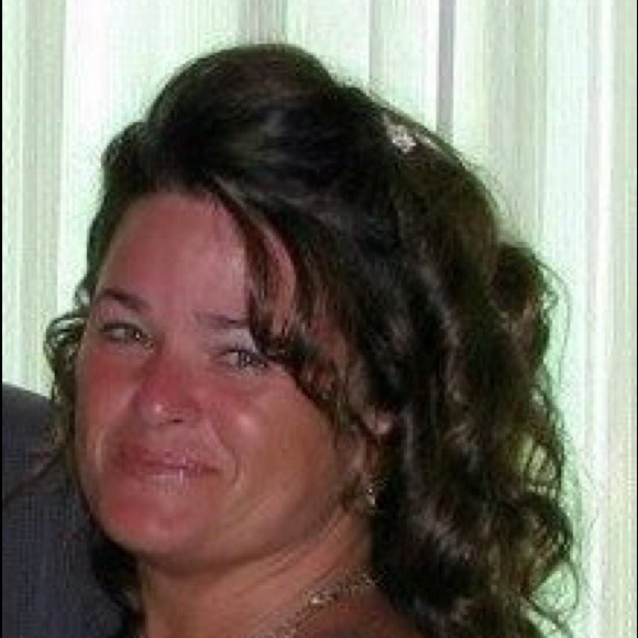 Profile Picture of Robbie Garbush (@rgarbush) on Poshmark