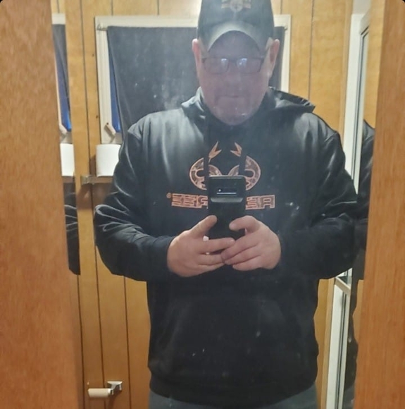 Profile Picture of Jeff Henretty (@waterboy639) on Poshmark