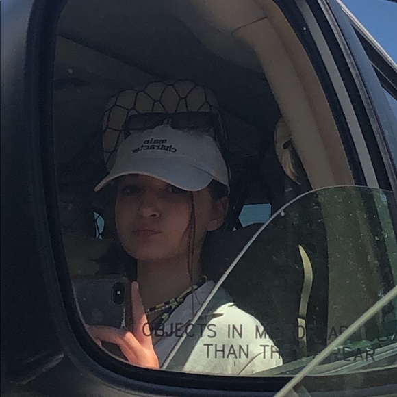 Profile Picture of Lexi Walters (@lex1scloset_ful) on Poshmark