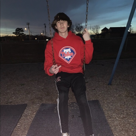 Profile Picture of Aiden Strehle (@aidenstr) on Poshmark