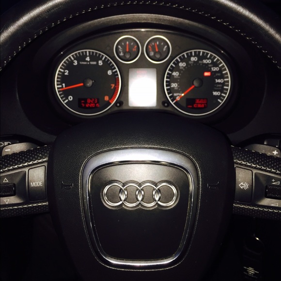 Profile Picture of Erik Barrios (@erikkbeee) on Poshmark