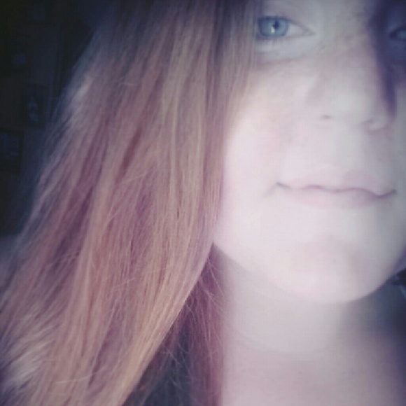 Profile Picture of Haley Bilyk (@hayhayylovesbab) on Poshmark