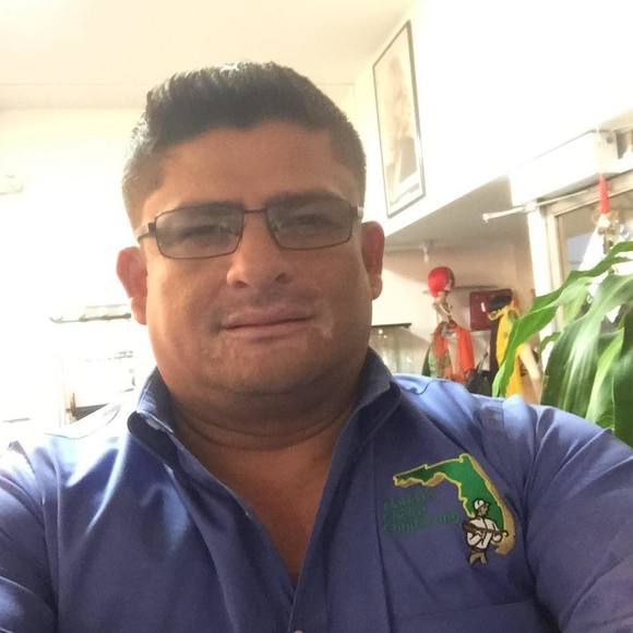 Profile Picture of Javier Navarro (@javiernavarr601) on Poshmark