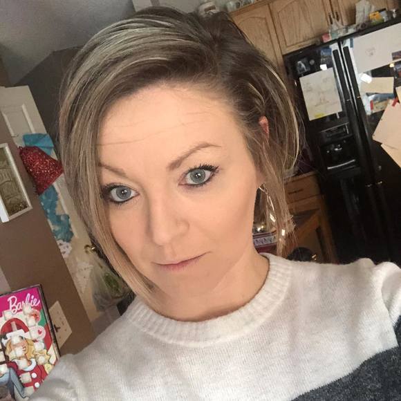 Profile Picture of Alysia Scott (@alysiascott490) on Poshmark
