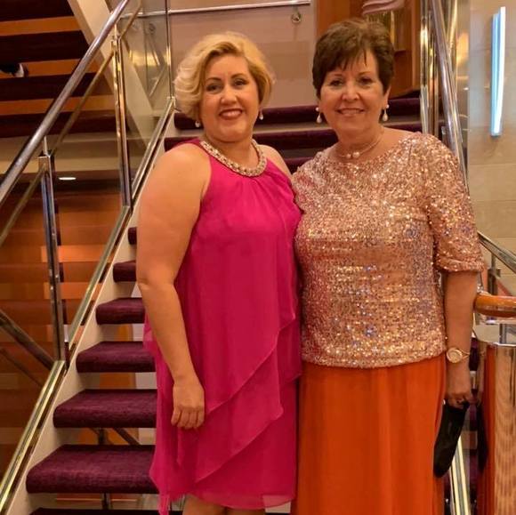 Profile Picture of Laura Buehler (@llbuehler4048) on Poshmark