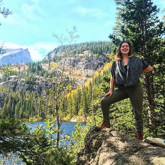 Profile Picture of Cara Nuzzo (@carachelle_) on Poshmark