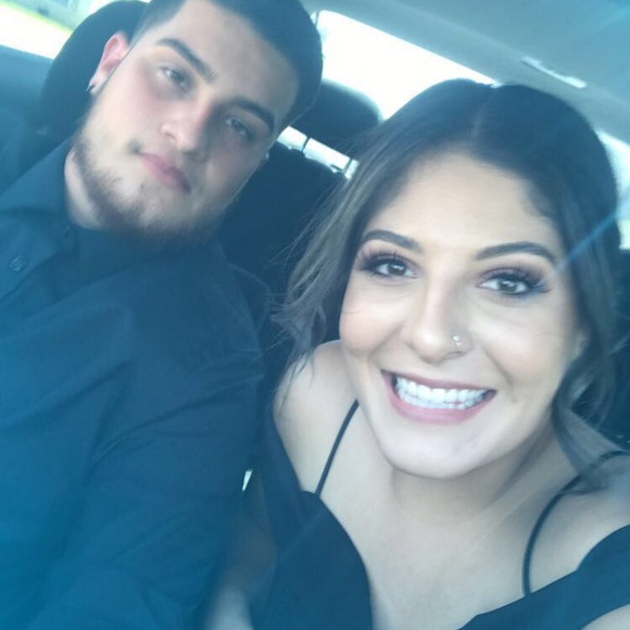 Profile Picture of Andrea Barron (@andreabarron57) on Poshmark