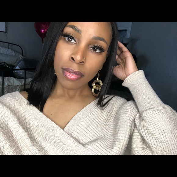 Profile Picture of Anyae Broomer (@yeezyfbaby) on Poshmark