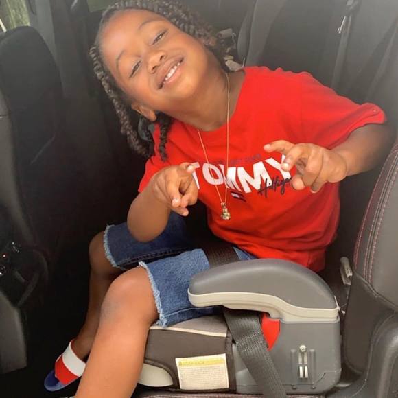 Profile Picture of Lloyd Jones (@saljones570) on Poshmark