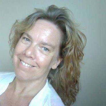 Profile Picture of Anne Chapman (@anne_chap) on Twitter