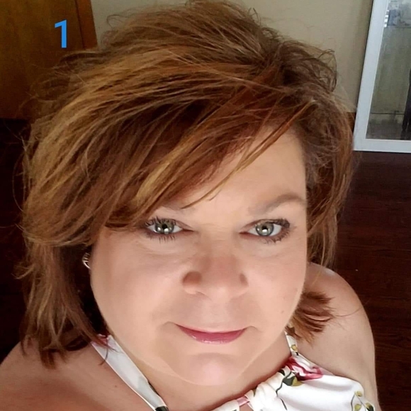Profile Picture of Robin Tabano (@robintabano) on Poshmark