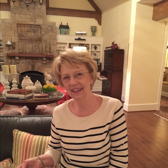 Profile Picture of Nancy Robinette (@ncrobinette) on Poshmark
