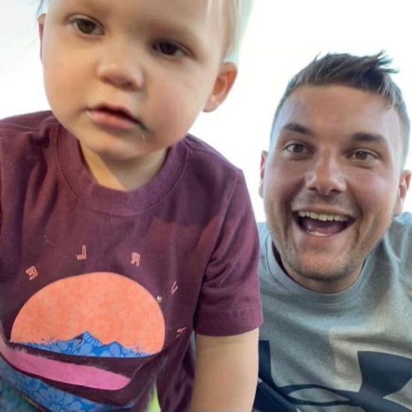 Thomas Muhlbach - Poshmark Profile Picture of Thomas Muhlbach (@usnmuhlbach) on Poshmark