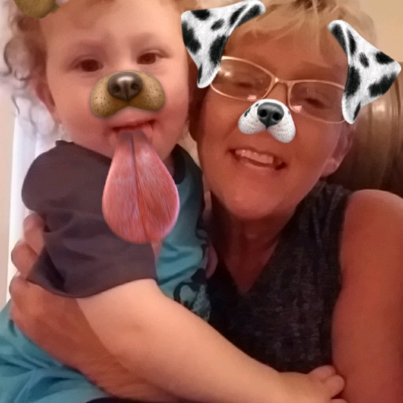 Profile Picture of Michelle Sanders (@pawpatrol02) on Poshmark