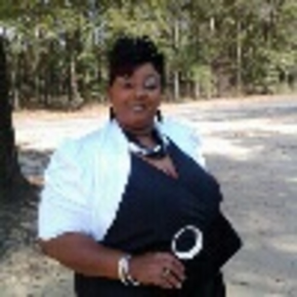 Profile Picture of Latasha Dunbar (@toshby2) on Poshmark