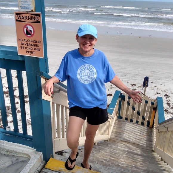 Profile Picture of Lori Waite (@loriwaite467) on Poshmark