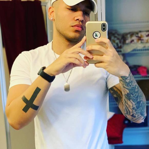 Profile Picture of Luis Moreta (@luis_moreta13) on Poshmark