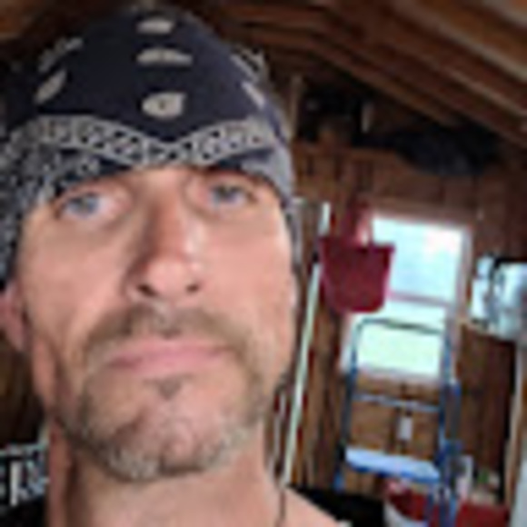 Profile Picture of Darrell Welch (@welchdarrell15) on Poshmark