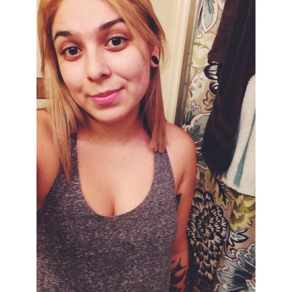 Profile Picture of Markie Gallardo (@murkymarie) on Poshmark