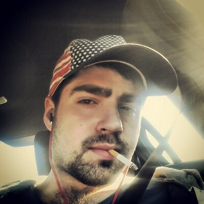 Profile Picture of Jeff Steve (@@PheRrySireGar) on Twitter