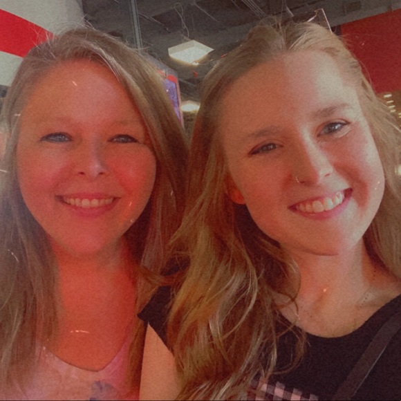 Profile Picture of Kaylynn Bauerle (@ab1949) on Poshmark