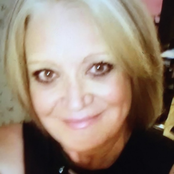 Profile Picture of Peggy Gilliam (@peggygilliam) on Poshmark