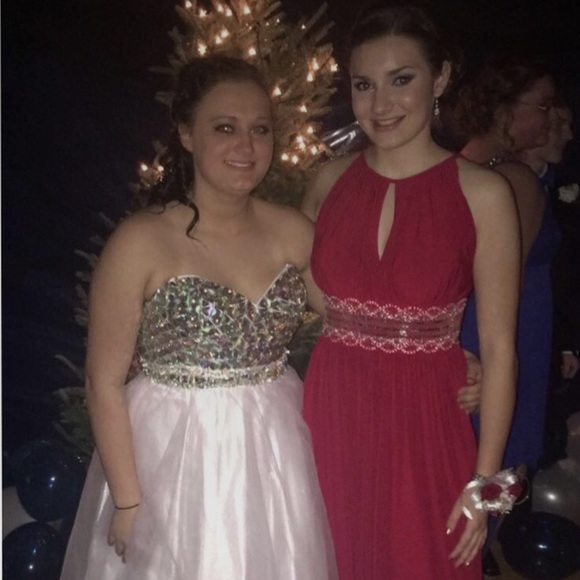Profile Picture of Haley Barry (@haley0219) on Poshmark