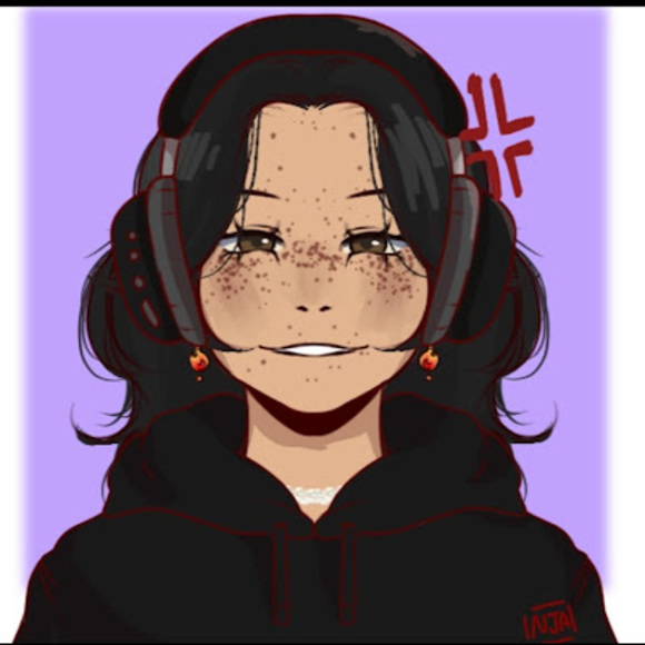 Profile Picture of Kaedyn Kotlowski (@kaedynkotlowski) on Poshmark