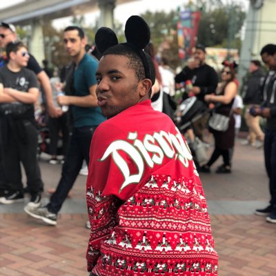 Profile Picture of 🎄Daniel Allen🎄 (@DanielAllenPeck) on Twitter