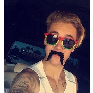 Profile Picture of Justin Follow Me Pls (@AndreaJB68) on Twitter