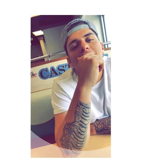 Patrick Villarreal - Poshmark Profile Picture of Patrick Villarreal (@patrickv112516) on Poshmark