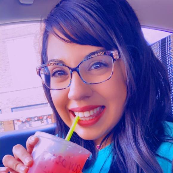 Profile Picture of Megan Davilla (@megsdd1988) on Poshmark