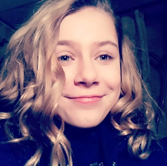 Profile Picture of Shylin Lademann (@kay_shylin) on Poshmark