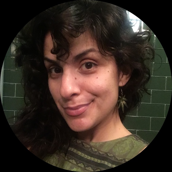 Profile Picture of Monique Paula (@moniquepaula) on Poshmark