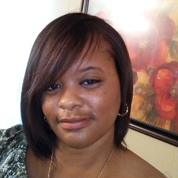 Profile Picture of Brandy Daron (@bdaron08) on Poshmark
