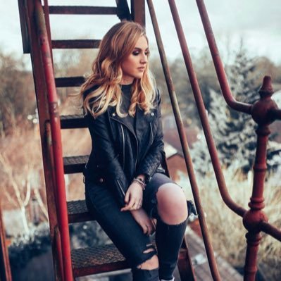 Profile Picture of Megan Bird (@MeganBirdMusic) on Twitter