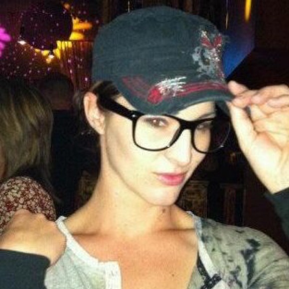 Profile Picture of Rebecca Dingman (@beccading) on Poshmark