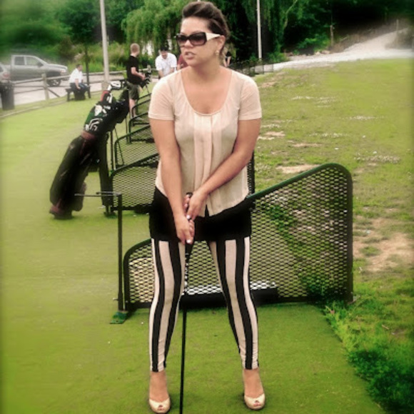 Profile Picture of Nicole Kompotiatis (@nkompotiatis) on Poshmark