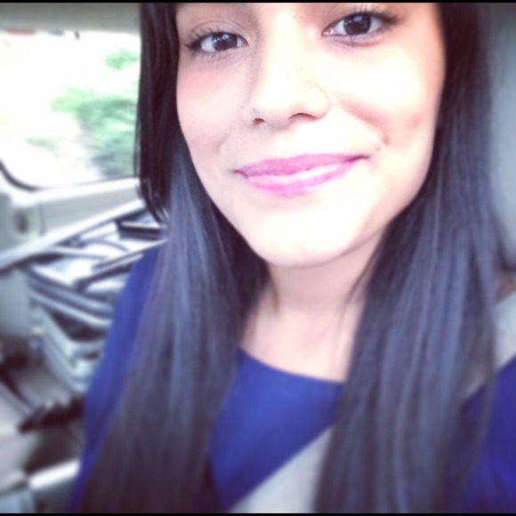 Profile Picture of Ayled Chavez (@ayledchavez) on Poshmark